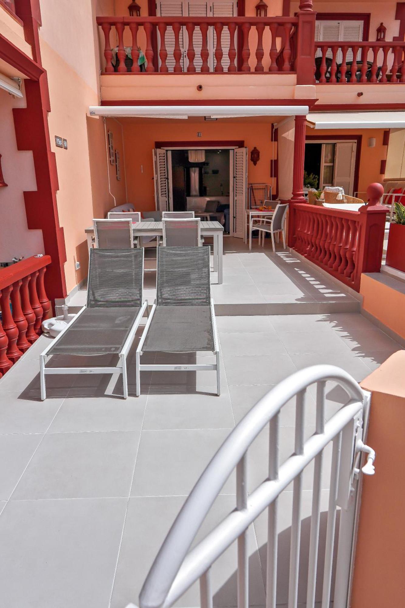 Kate Duque Fantastic Apartment With Lovely Pool Адехе Екстериор снимка